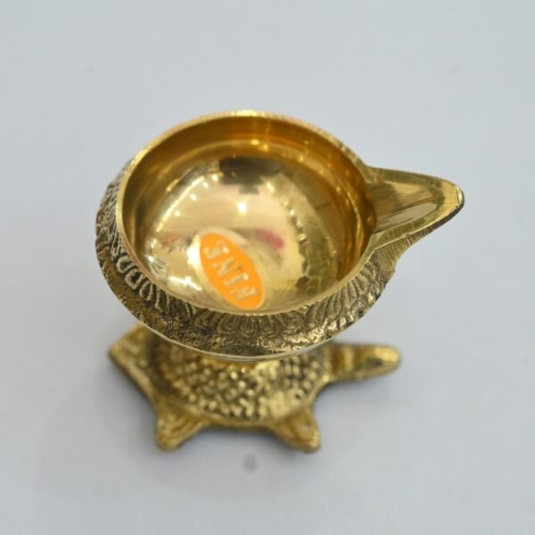 Kubera Deepam Stand (85 gms)