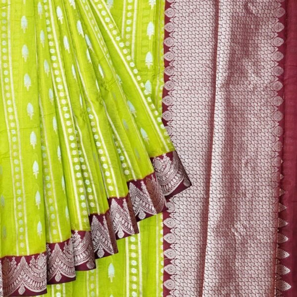 Chiniya Silk Lines Leaf Green And Maroon Saree - Image 2