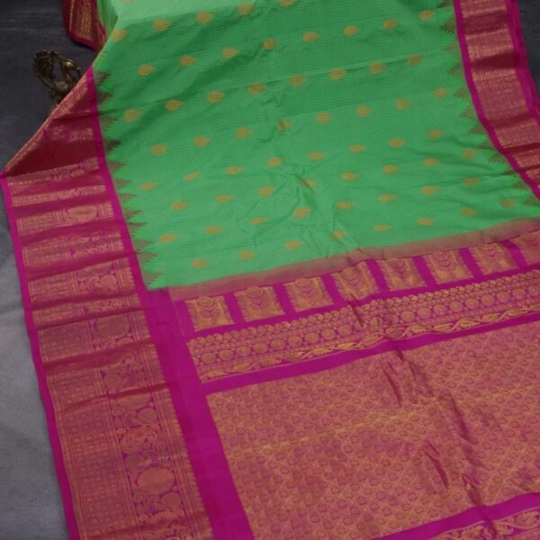 Pure gadwal silk saree light green and pink with allover zari checked pattern & zari buttas and long zari woven border - Image 2