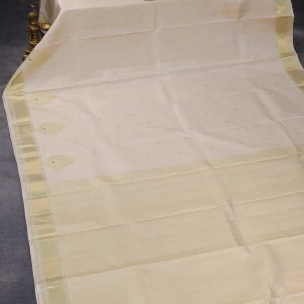 Pure kanchipuram silk saree cream with zari woven buttas and zari woven border - Image 2