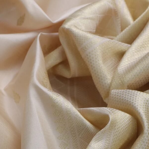 Pure kanchipuram silk saree cream with zari woven buttas and zari woven border - Image 3