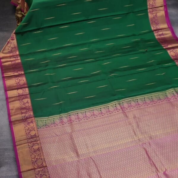 Pure kanchipuram silk saree green and purple with zari woven buttas and zari woven border - Image 2